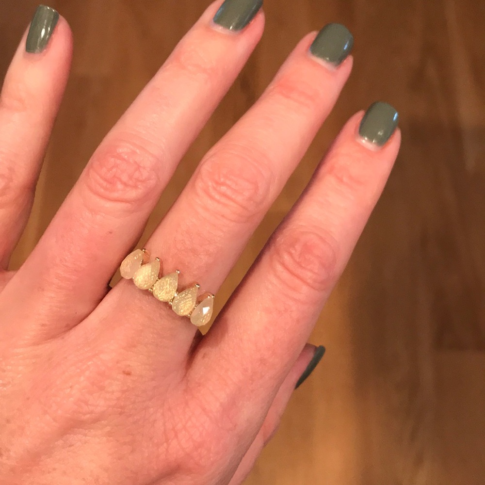 Gold fashion ring